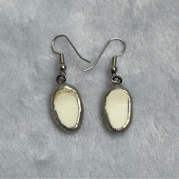 Handmade Ceramic Pierced Dangle Earrings Silver Tone Fleur di lis - Picture 2 of 4